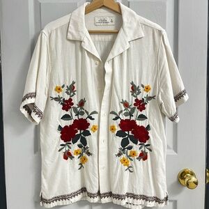 ABERCROMBIE & FITCH // Cream Floral Embroidered Button-Up Shirt // Size S
